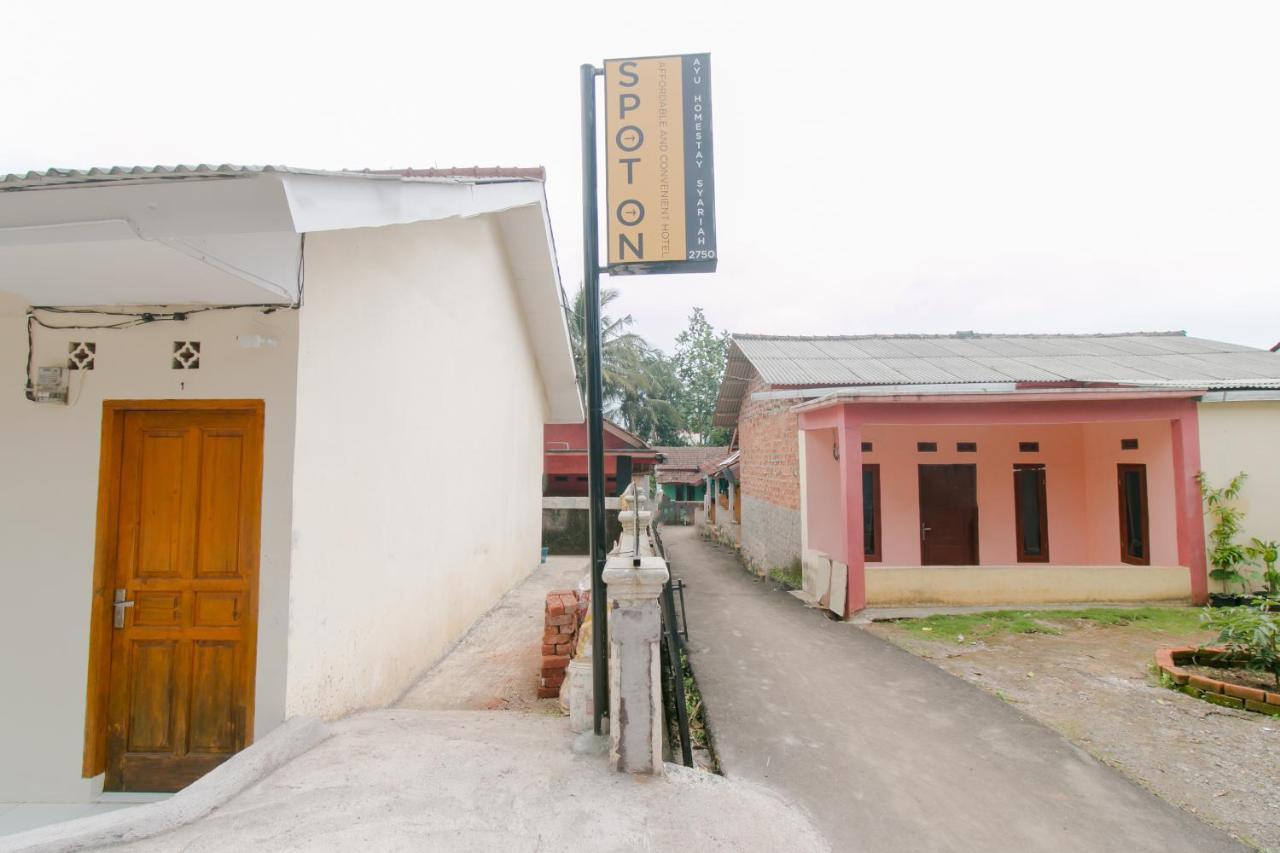 Ayu Homestay Syariah Sukabumi Luaran gambar