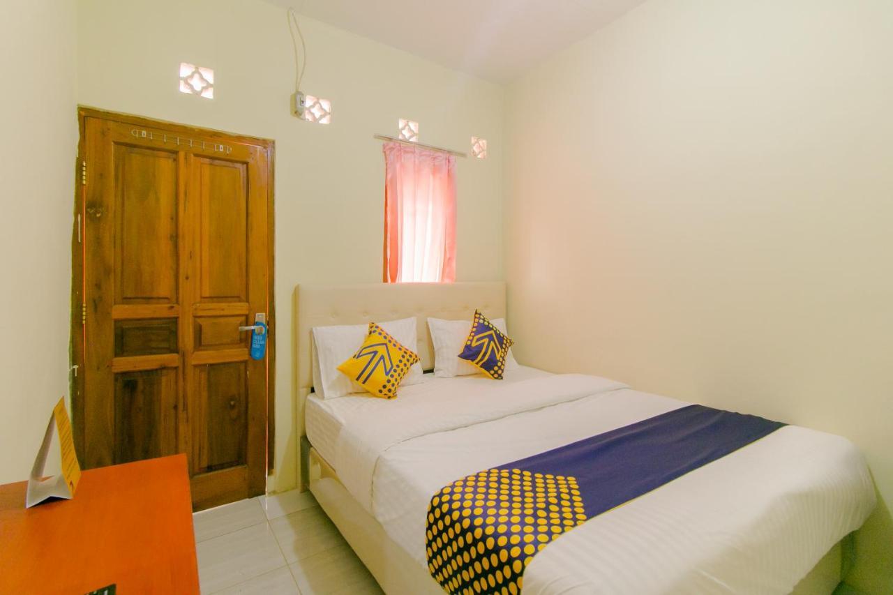 Ayu Homestay Syariah Sukabumi Luaran gambar