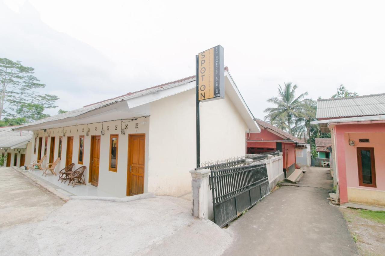 Ayu Homestay Syariah Sukabumi Luaran gambar