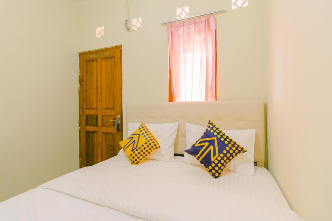 Ayu Homestay Syariah Sukabumi Luaran gambar