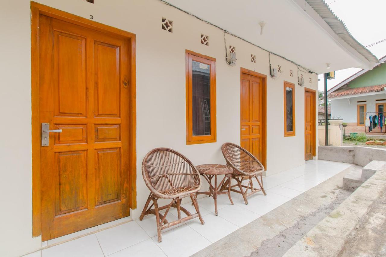 Ayu Homestay Syariah Sukabumi Luaran gambar